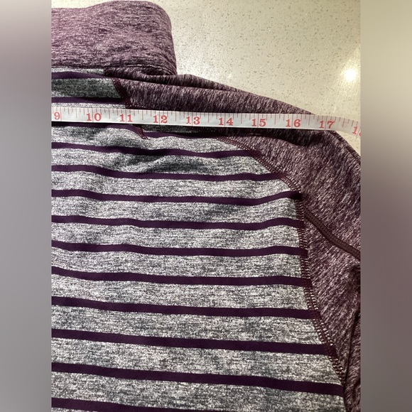Lululemon Surge Warm 1/2 Zip. Size L. - Picture 10 of 10